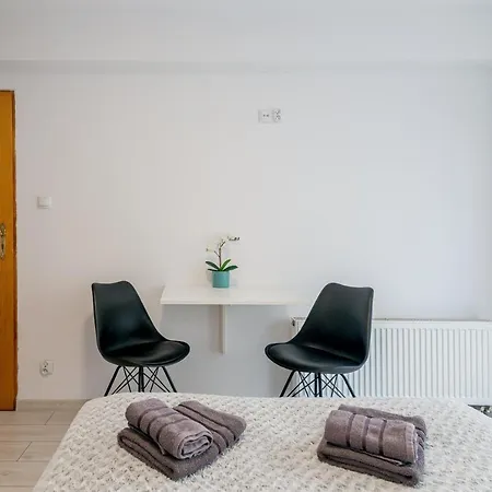 Studio I Pokoje I Pokoje Z Lazienkami Apartamento