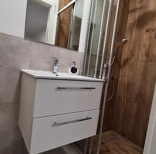 Apartment Studio I Pokoje I Pokoje Z Lazienkami *