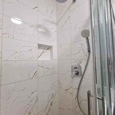 Studio I Pokoje I Pokoje Z Lazienkami Апартаменты *